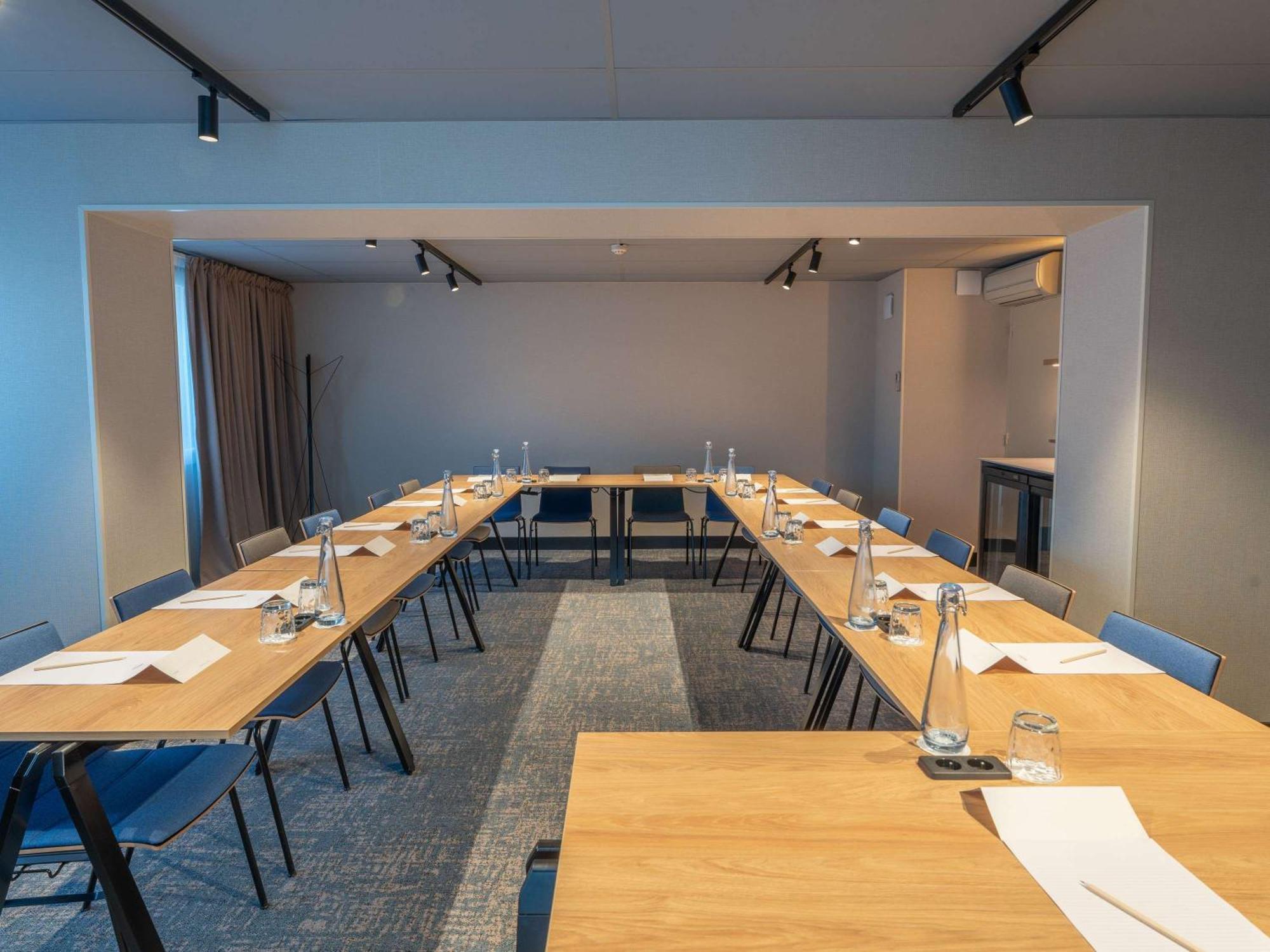 Novotel Angers Lac De Maine Kültér fotó