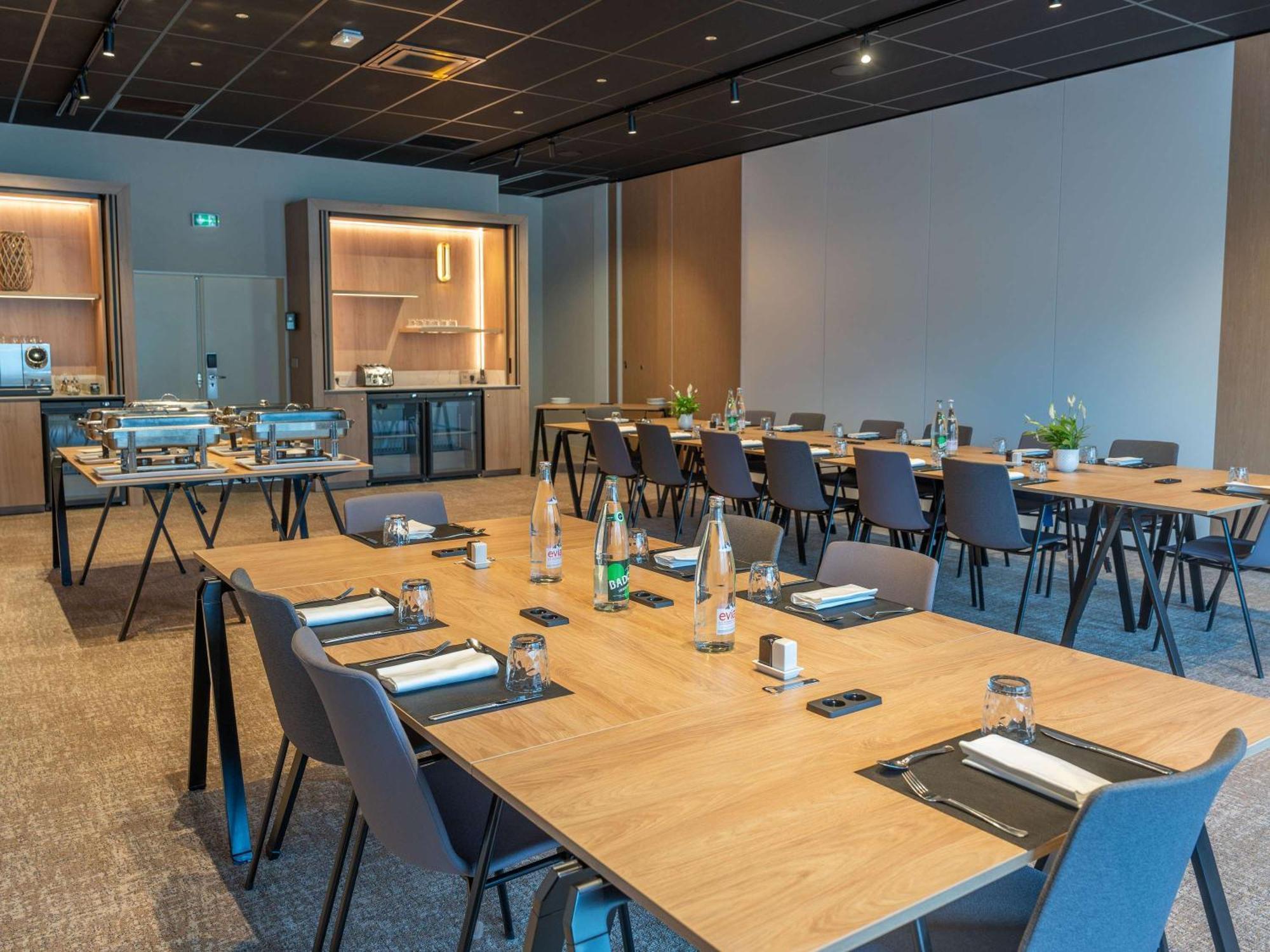 Novotel Angers Lac De Maine Kültér fotó
