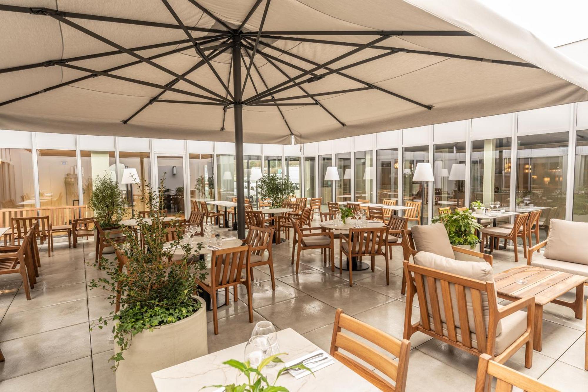 Novotel Angers Lac De Maine Kültér fotó