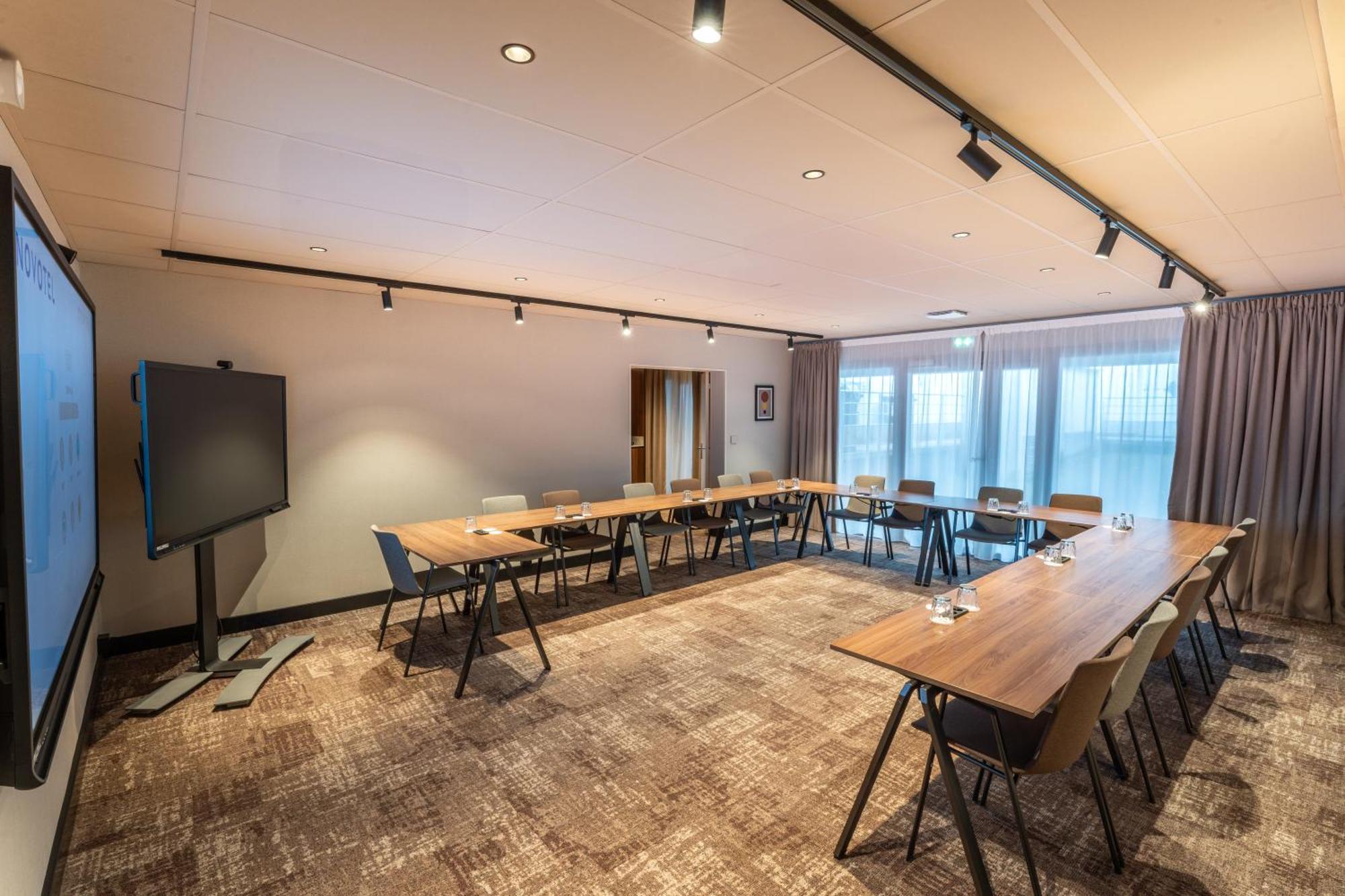 Novotel Angers Lac De Maine Kültér fotó