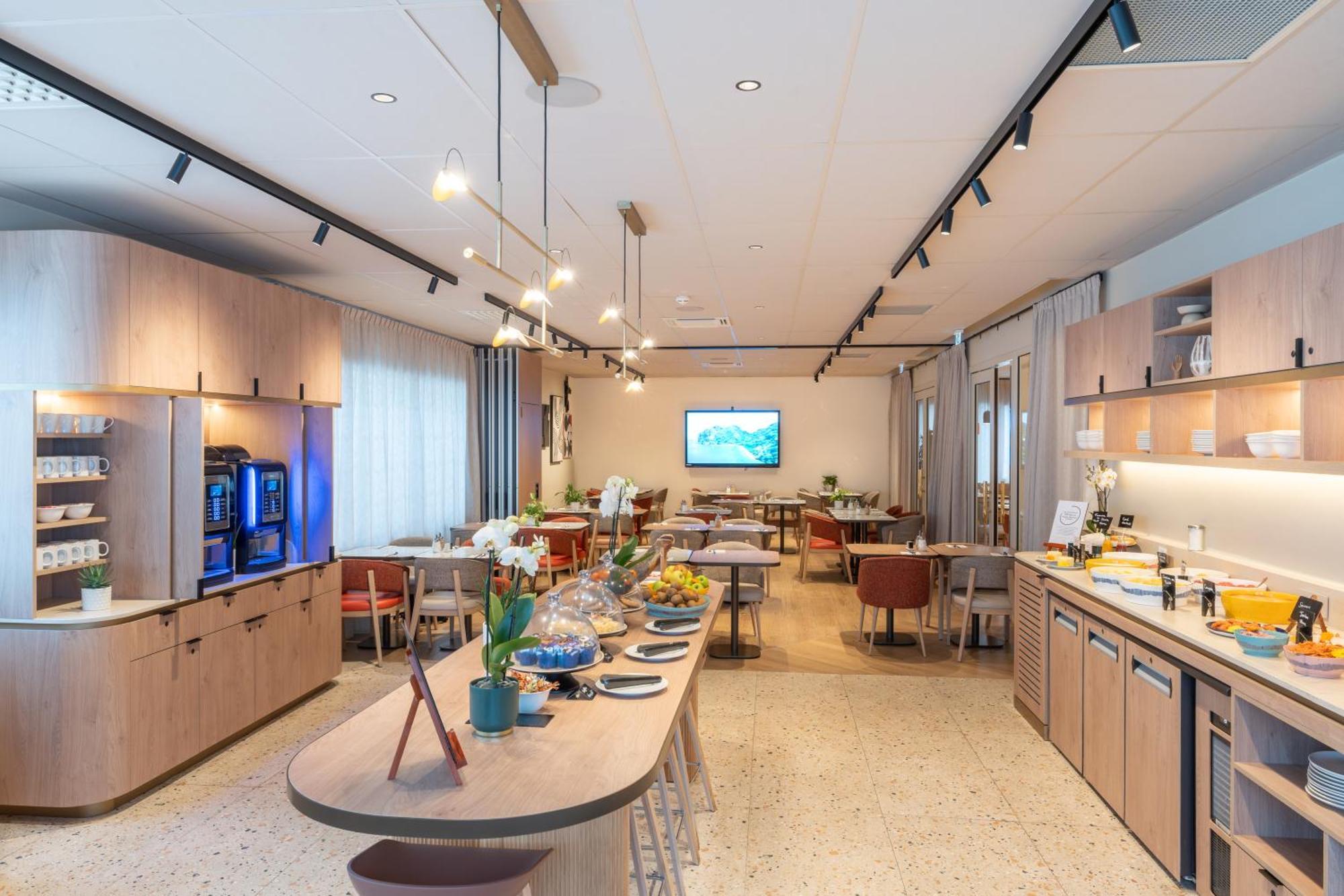 Novotel Angers Lac De Maine Kültér fotó