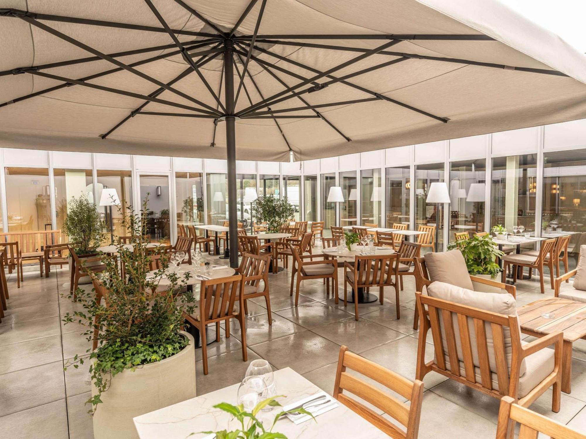 Novotel Angers Lac De Maine Kültér fotó