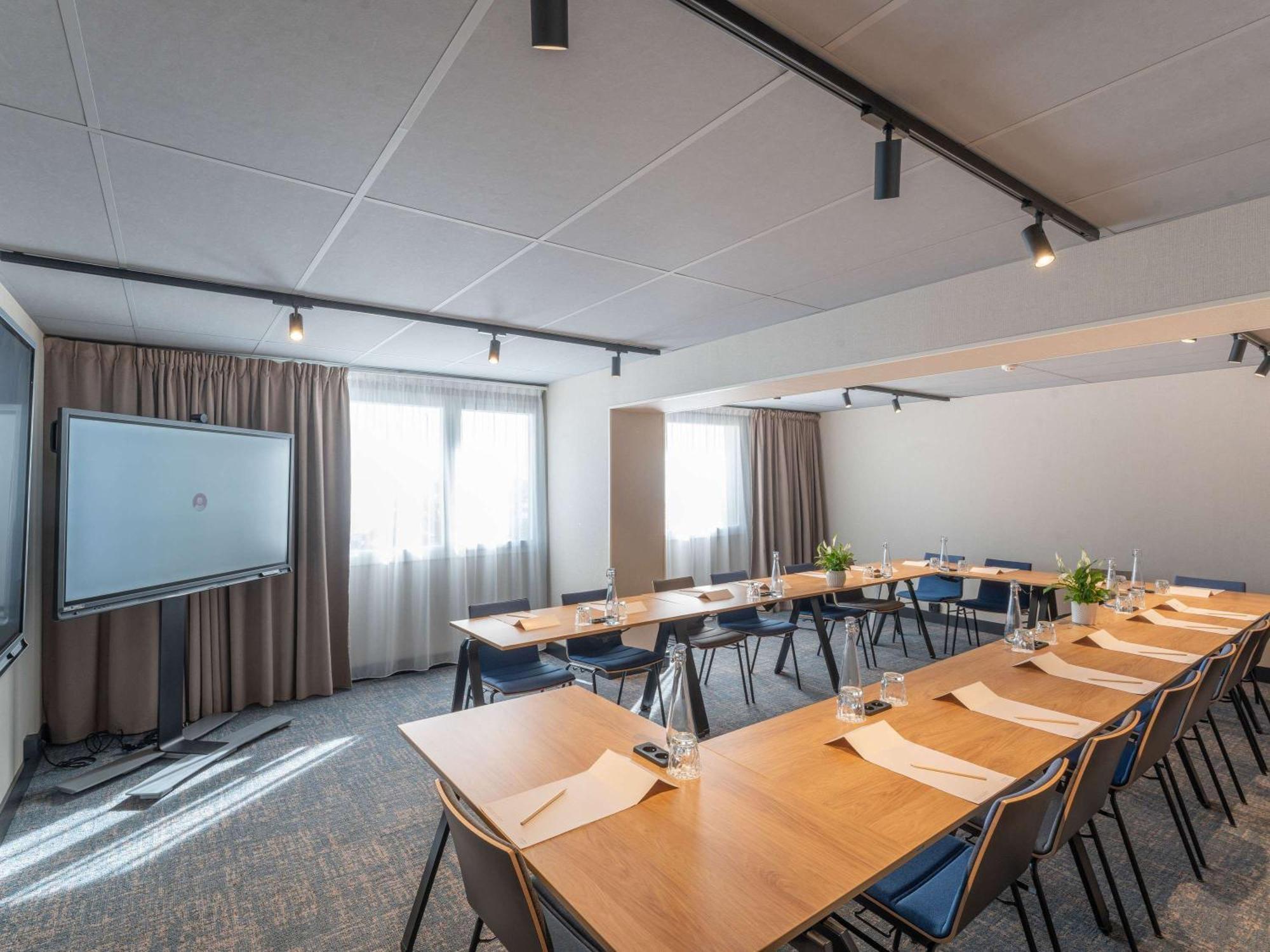 Novotel Angers Lac De Maine Kültér fotó