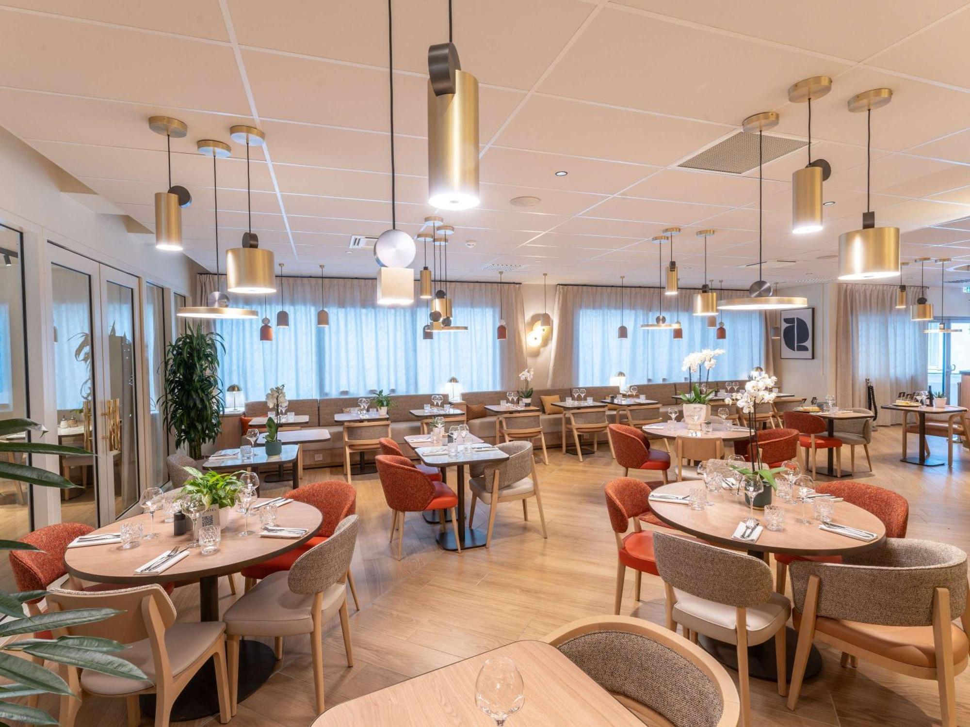 Novotel Angers Lac De Maine Kültér fotó